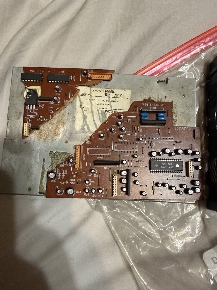 Alpine ERE-G180 Equalizer. Read Description!