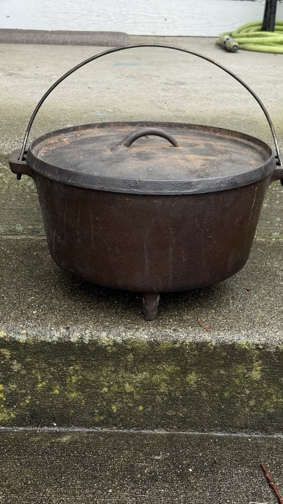 Vintage Cast Iron Three-Legged Pot with Lid And Handle #12