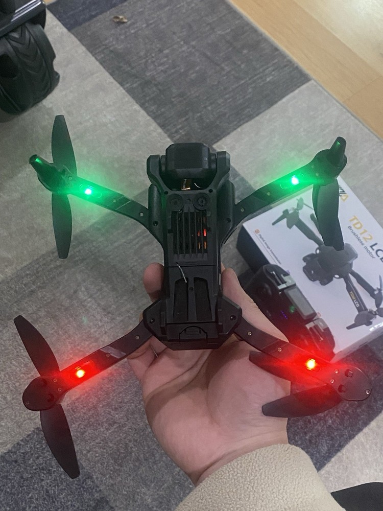 Brushless Motor Drone with LCD Screen Remote Control Drone for Beginners Drones