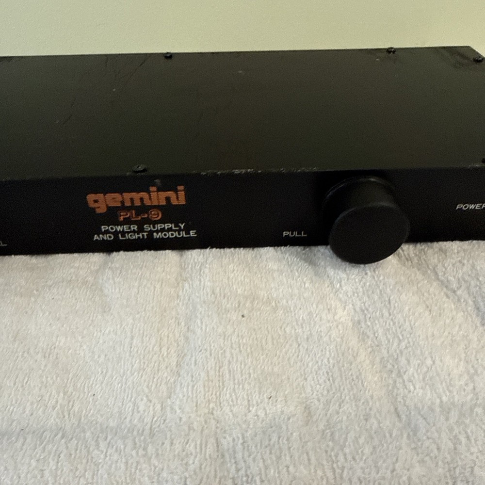 Gemini PL-9 Rack Mountable 8-Outlet Power Supply and Light Module