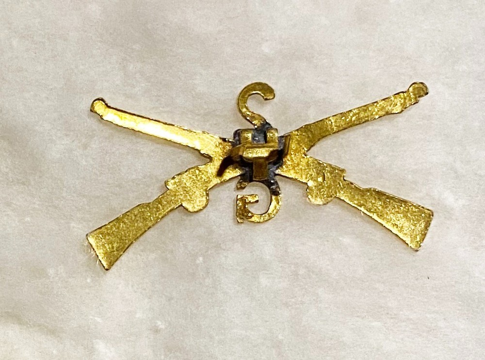 Pre-WWI G Company 2nd Infantry Collar Device