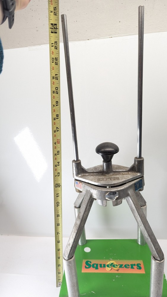 Nemco 55550-6 6-Section Easy Apple Corer and Wedger