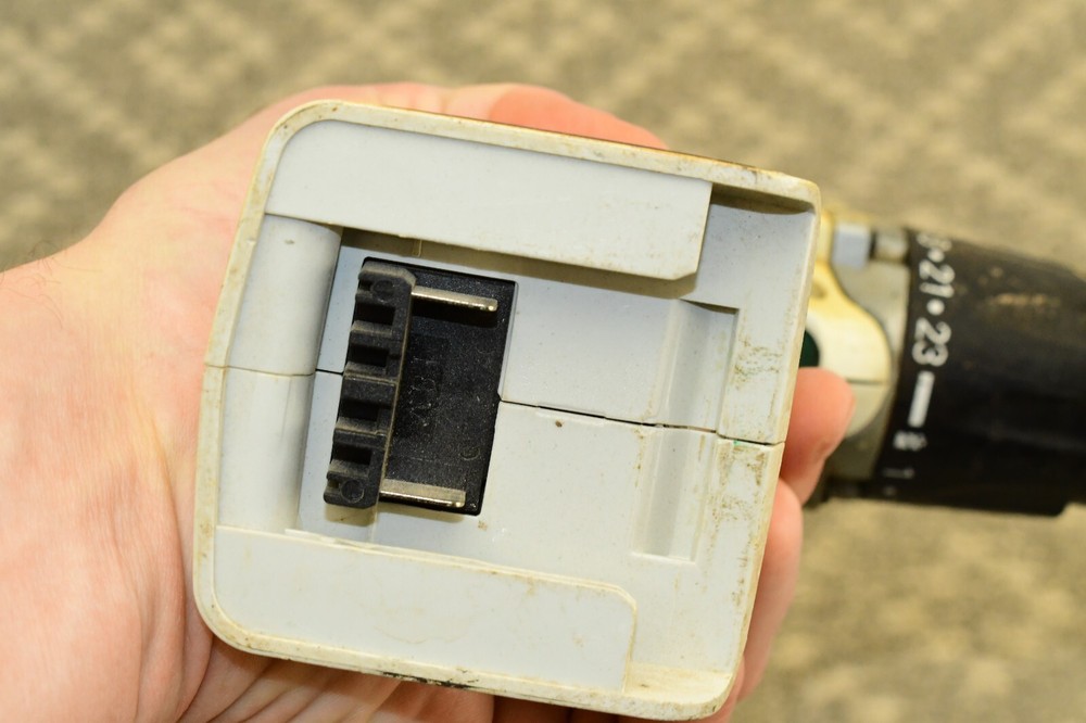 MasterForce 241-0400 18V Drill / Driver Menards Cordless Power Tool