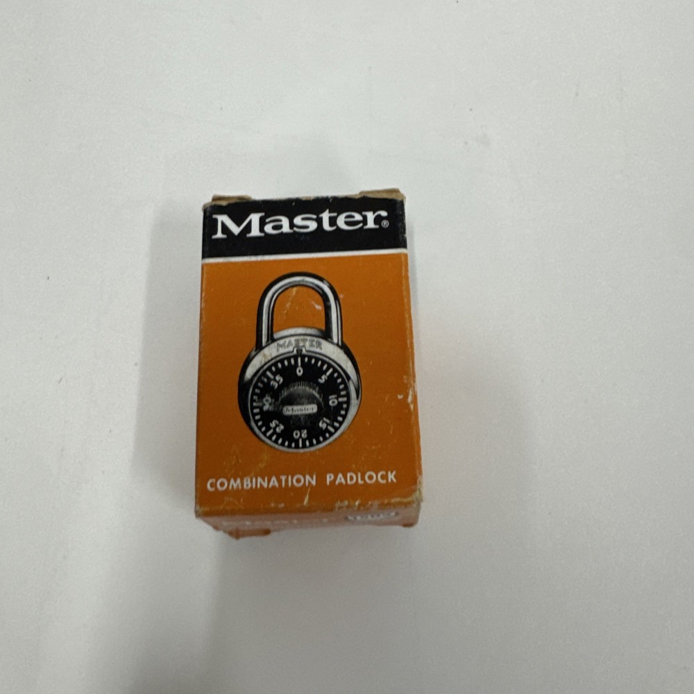 Master Lock 1525 Combination Padlock,Center,Black/Silver, Original Box and tag!