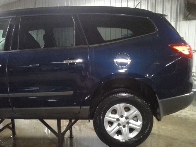 2009 Chevy Traverse Passenger Front Headrest Only Gray Cloth