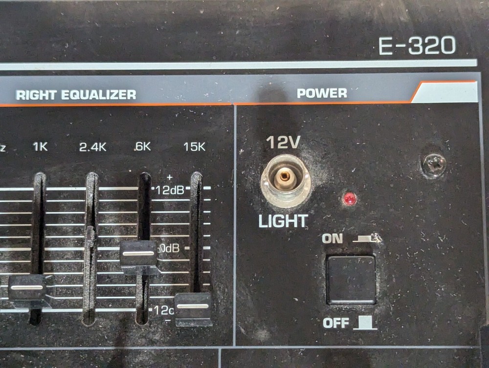 DJ Lineartech Professional Mixer E-320 Equalizer Talk over 4CH 3Phono One Speak