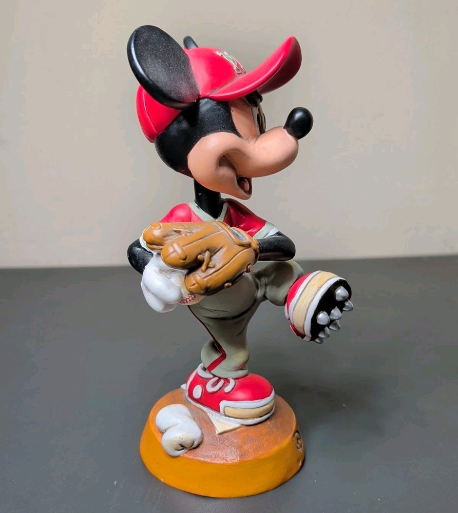MICKEY MOUSE Baseball Pitcher Bobblehead Disneyland Resort