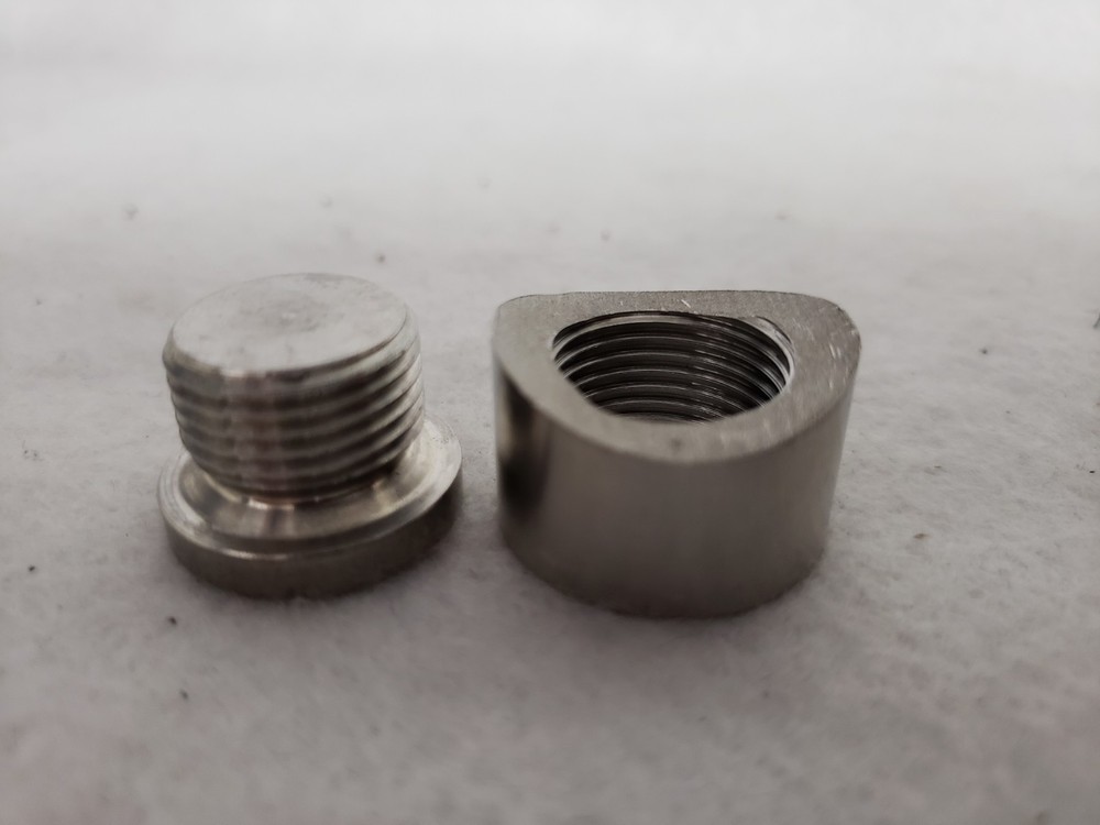 🔥🔥O2 OXYGEN SENSOR "CURVED" WELD ON BUNG WIDEBAND NUT & CAP KIT SET S3P2
