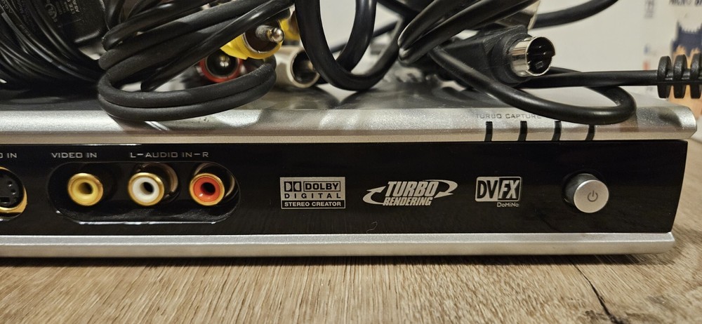 Creative Labs Video Blaster Editor + RCA + S Video + USB Cables + Power Adapters