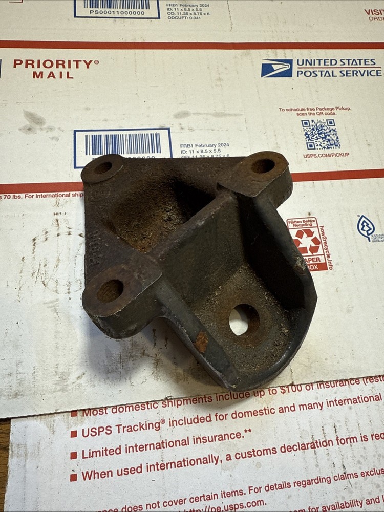 OMC Engine mount 911841