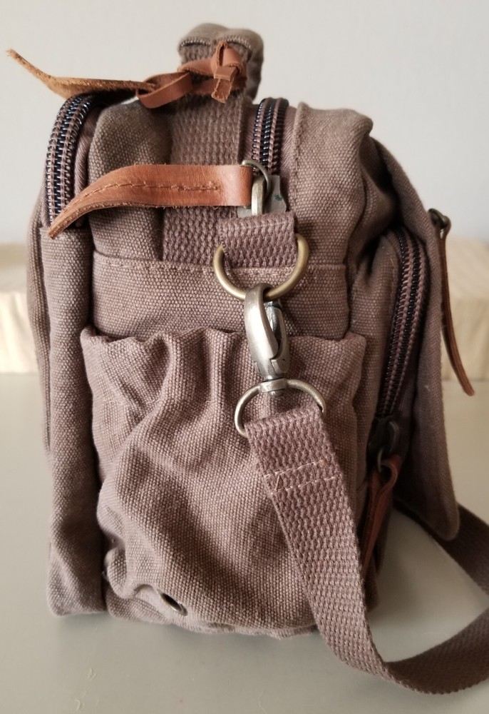 Fox Outdoors Vintage Leather/Canvas Shoulder Cargo Bag. [FT 1116]