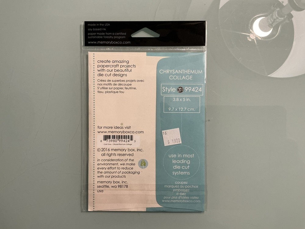 Memory Box “Chrysanthemum Collage” Cutting Die (New)