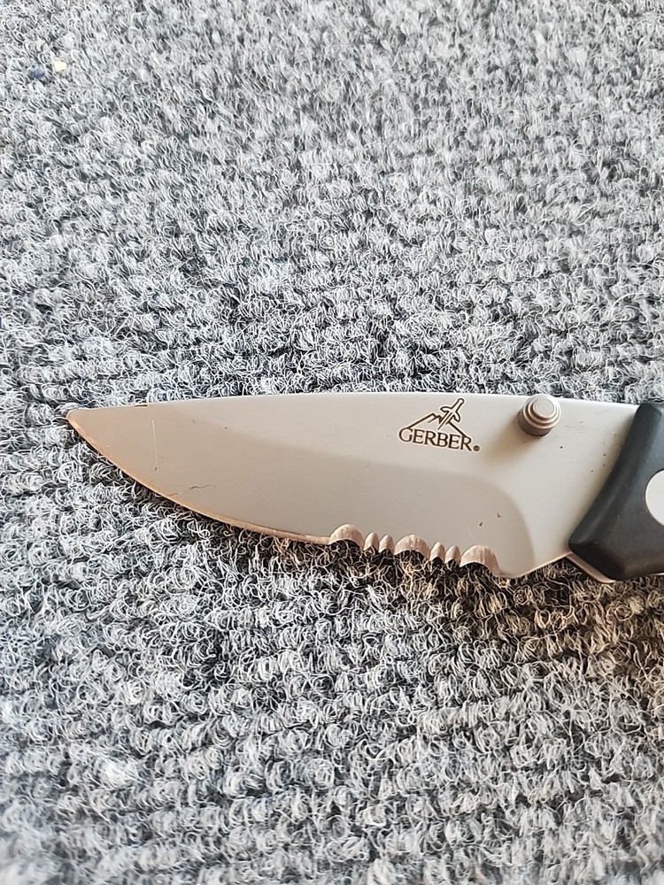 Gerber Vector Combo Edge Folding Pocket Knife!