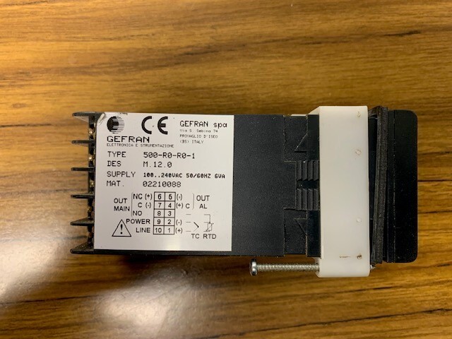 GEFRAN 500-R0-R0-1 TEMPERATURE CONTROLLER