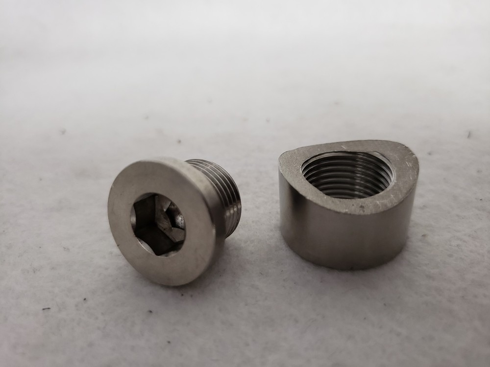 🔥🔥O2 OXYGEN SENSOR "CURVED" WELD ON BUNG WIDEBAND NUT & CAP KIT SET S3P2