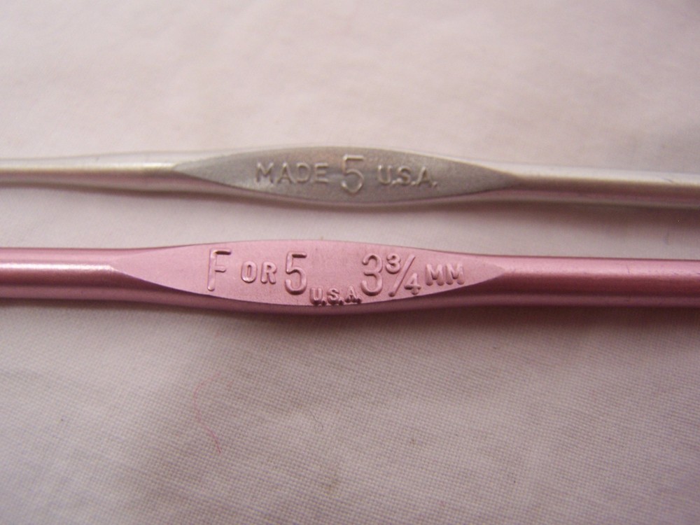 Knitting Needles & Crochet Hooks in Nice, Cloth, Zippered Case!