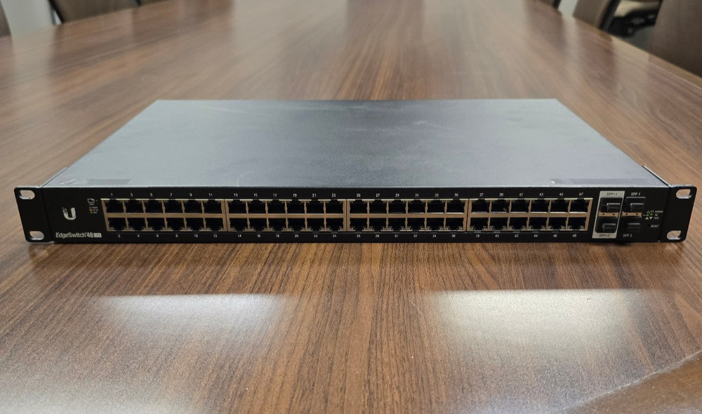Ubiquiti Networks  (ES-48-LITE) Rack-Mountable Network Device
