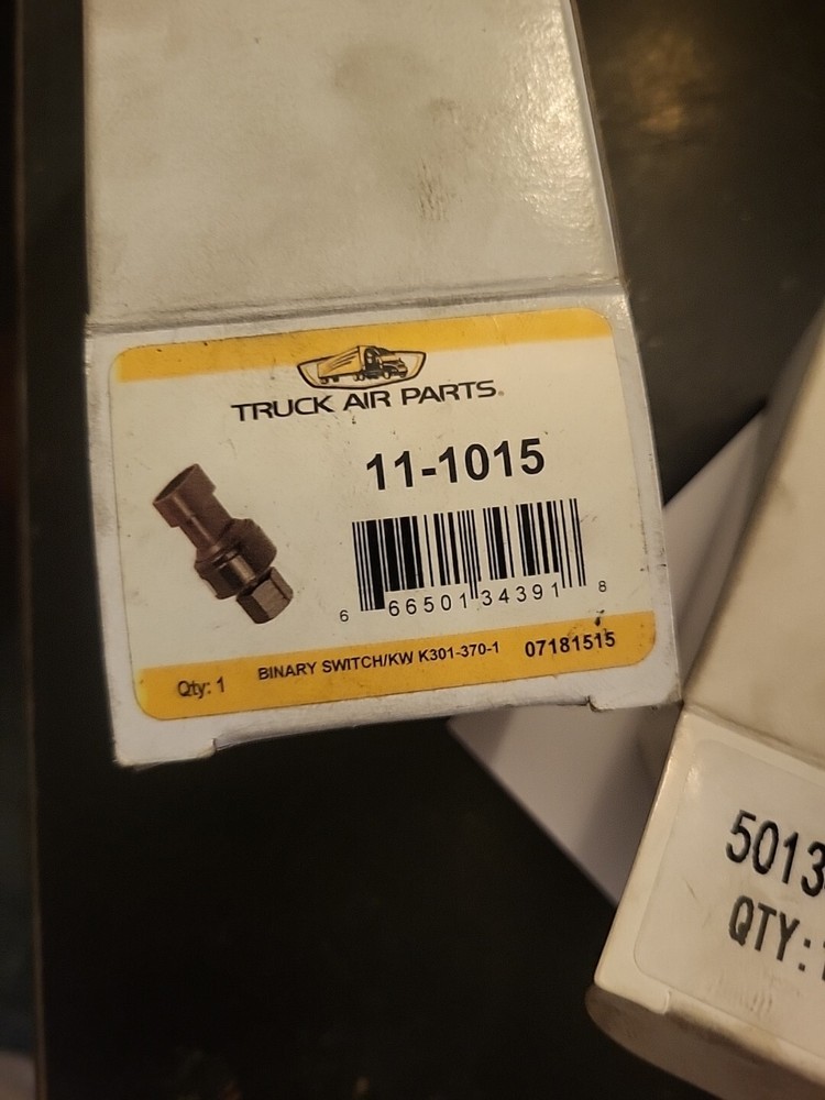 TRUCK AIR BINARY SWITCH 11-1015