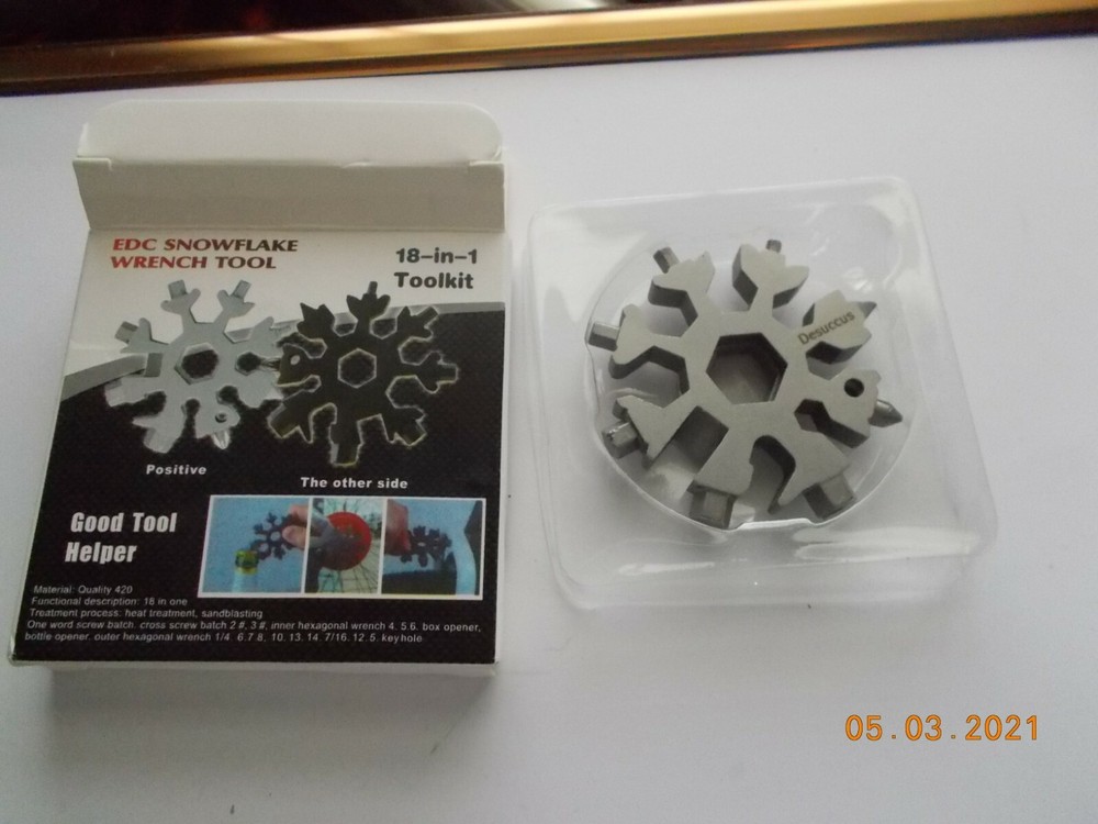 New Keyring EDC Snowflake 18-in-1 Multitool