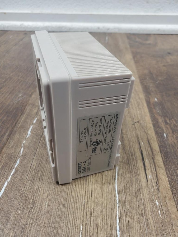 W64 ♻ Omron H5L-A Digital Time Switch ♻