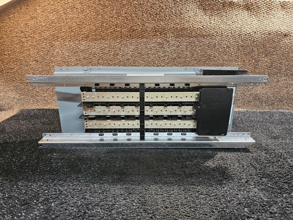 Square D Panelboard Interior NQ 3-Phase 4-Wire Circuit Configuration Aluminum