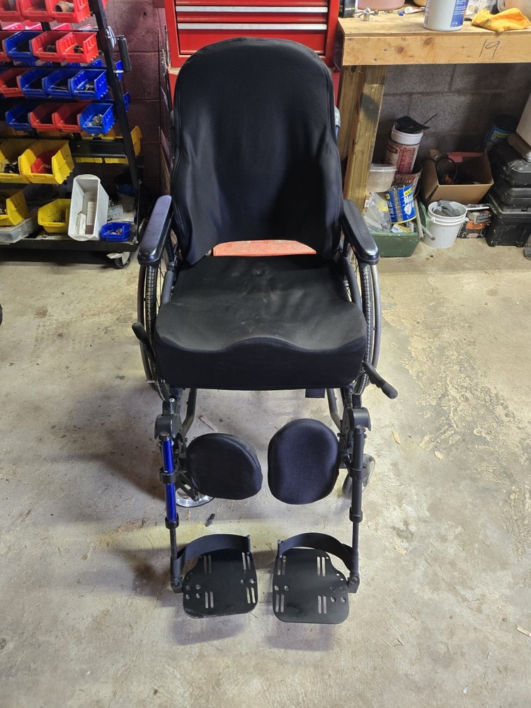 Quickie 2 folding manual wheelchair 20 x 21