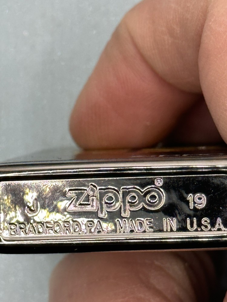 2019 Zippo Peace Splash Design Chrome Zippo Lighter NEW