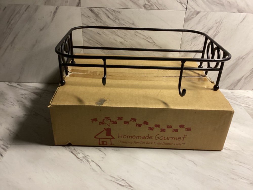 Basket or Casserole Dish Holder