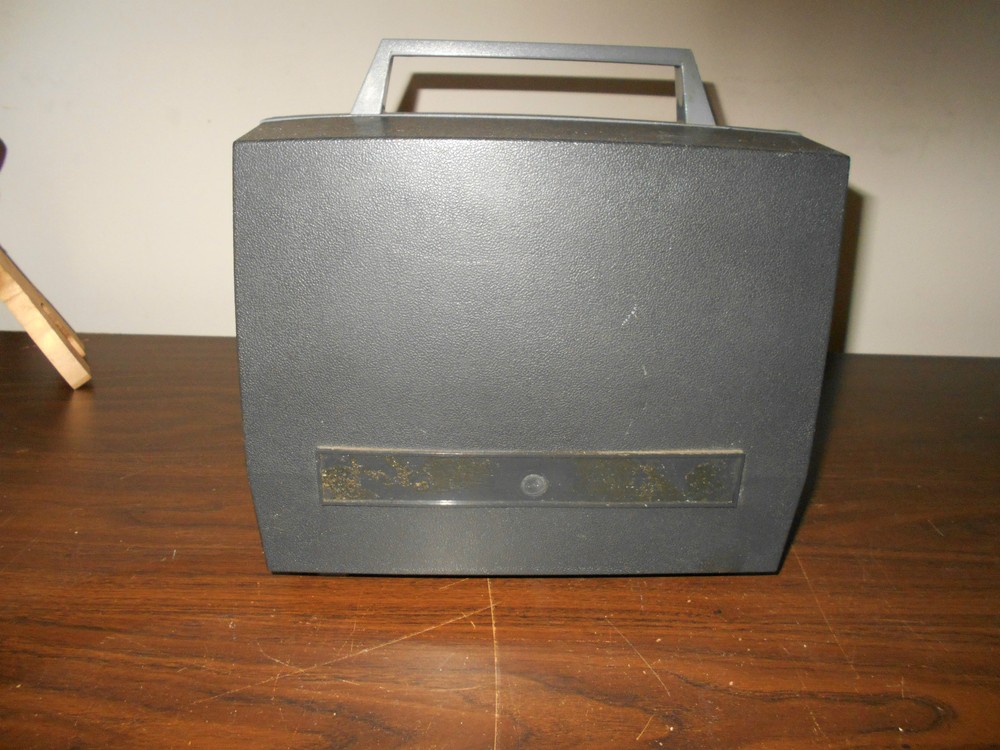 VINTAGE MONTGOMERY WARD -888A PROJECTOR