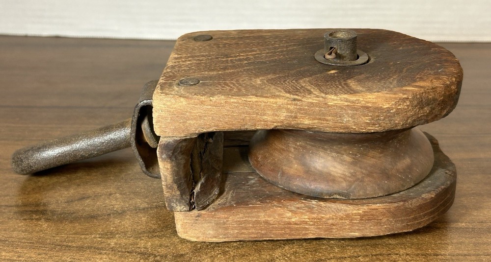 Antique Wood Single Pulley