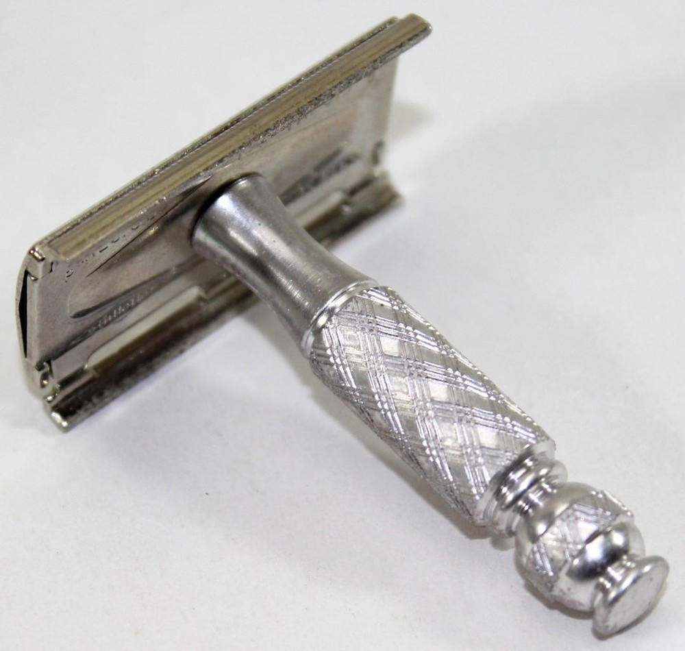 Vintage Gillette 3-Piece Safety Razor ~ Diamond-Pattern Handle