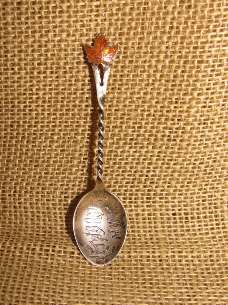 Antique LETHBRIDGE, Alberta Canada Sterling Maple Leaf Souvenir Spoon ~ Twisted