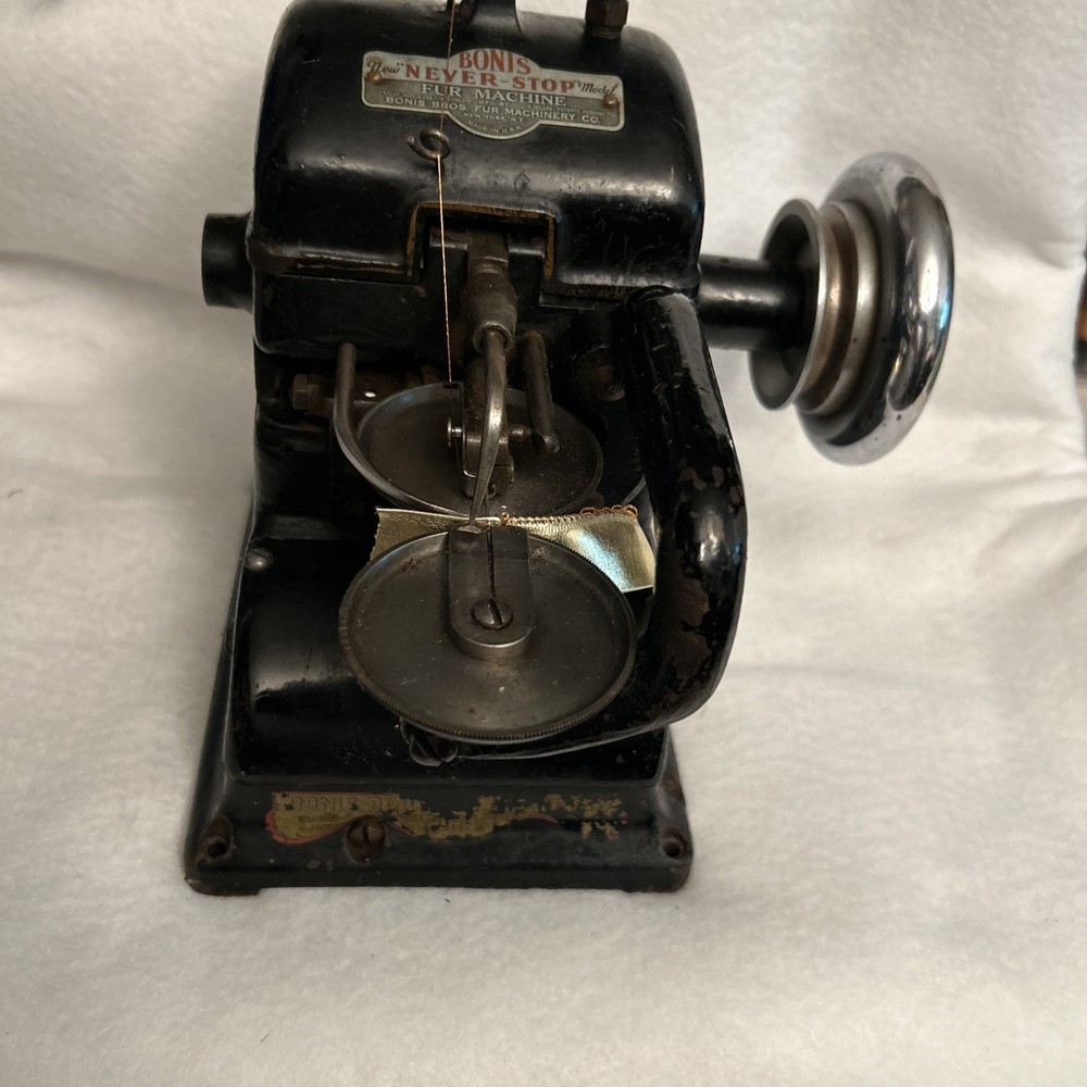 Bonis Industrial "Never-Stop" Fur/Leather Sewing Machine
