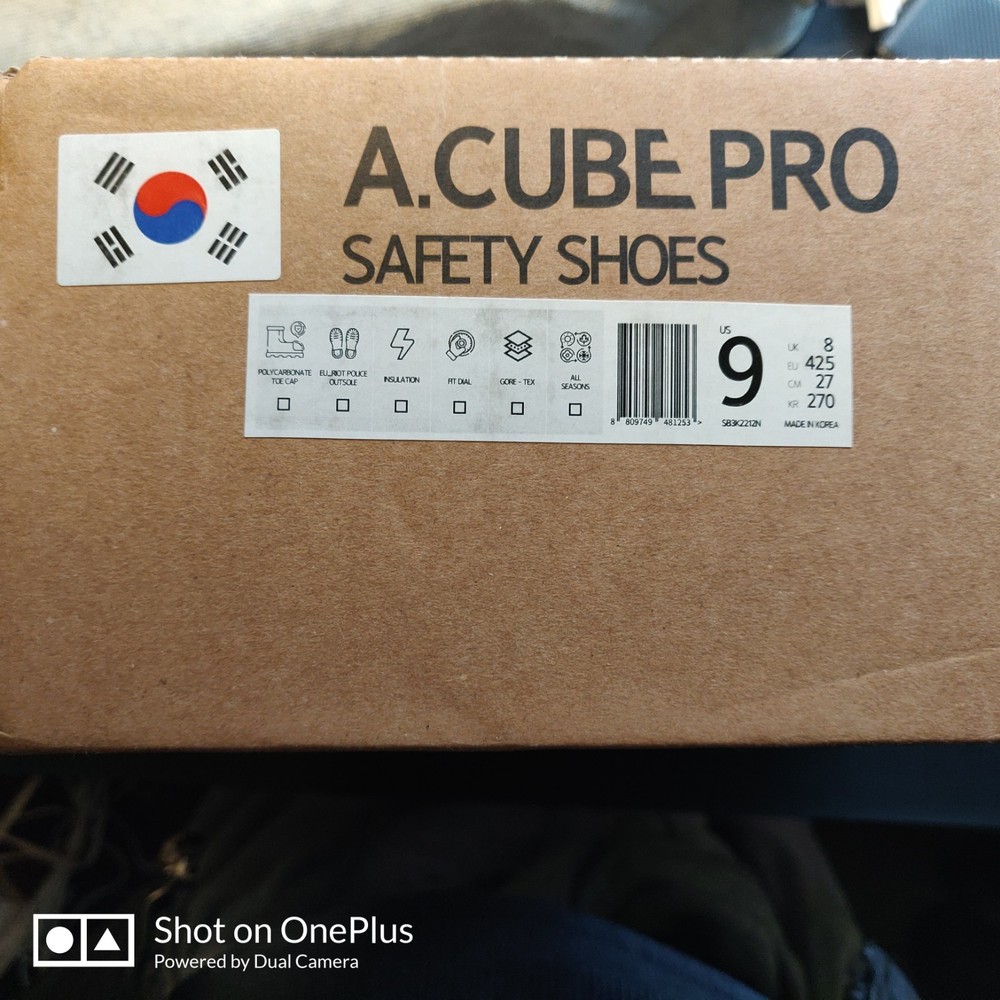 A. Cube Pro Safety Shoes Men's Size 9