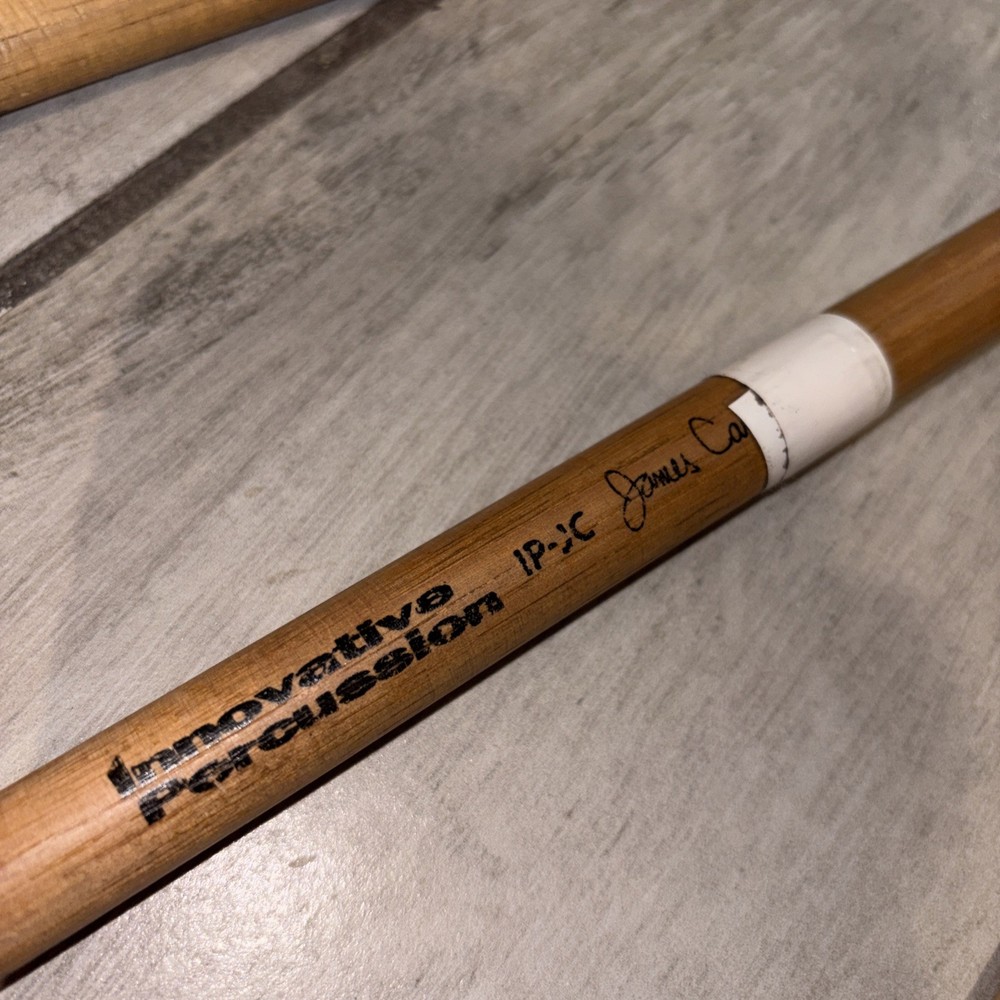 Innovative Percussion Black Fabric Bag with percussion mallets