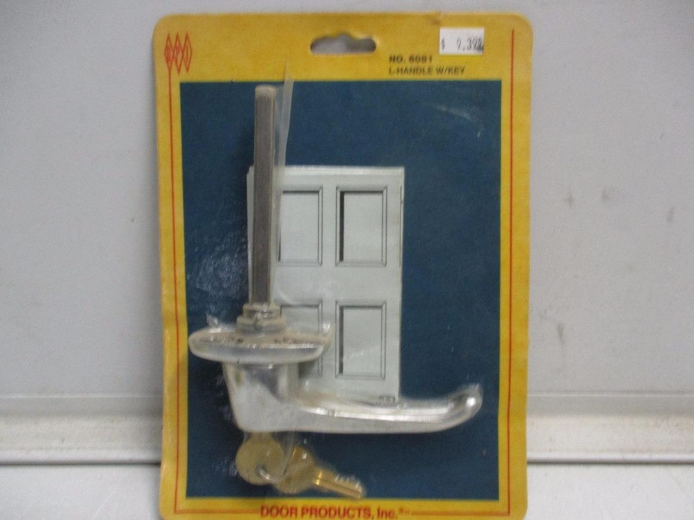 DOOR PRODUCTS 6081 L-Handle w/Key