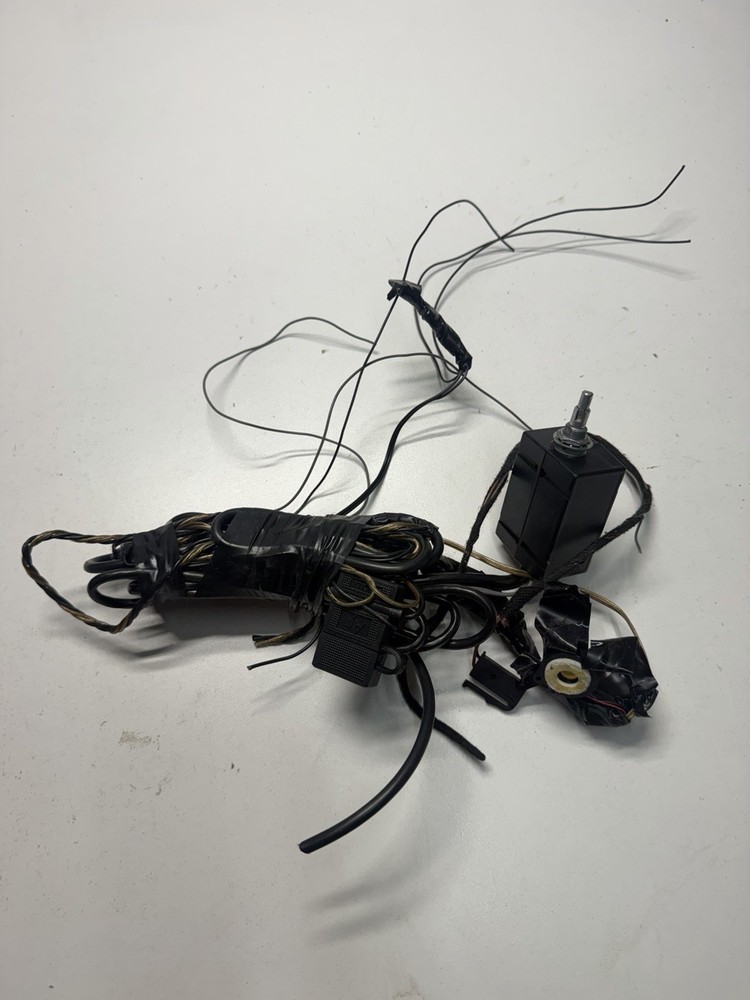 UNDETECTABLE remote sensor un700 Series Remote Control Module 03 Sl500 Mercedes