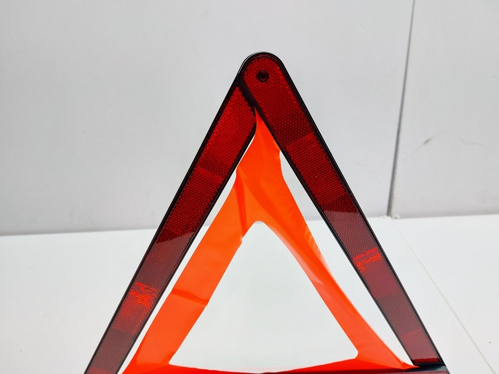 MERCEDES C CLASS W205 EMERGENCY HAZARD WARNING TRIANGLE 2017