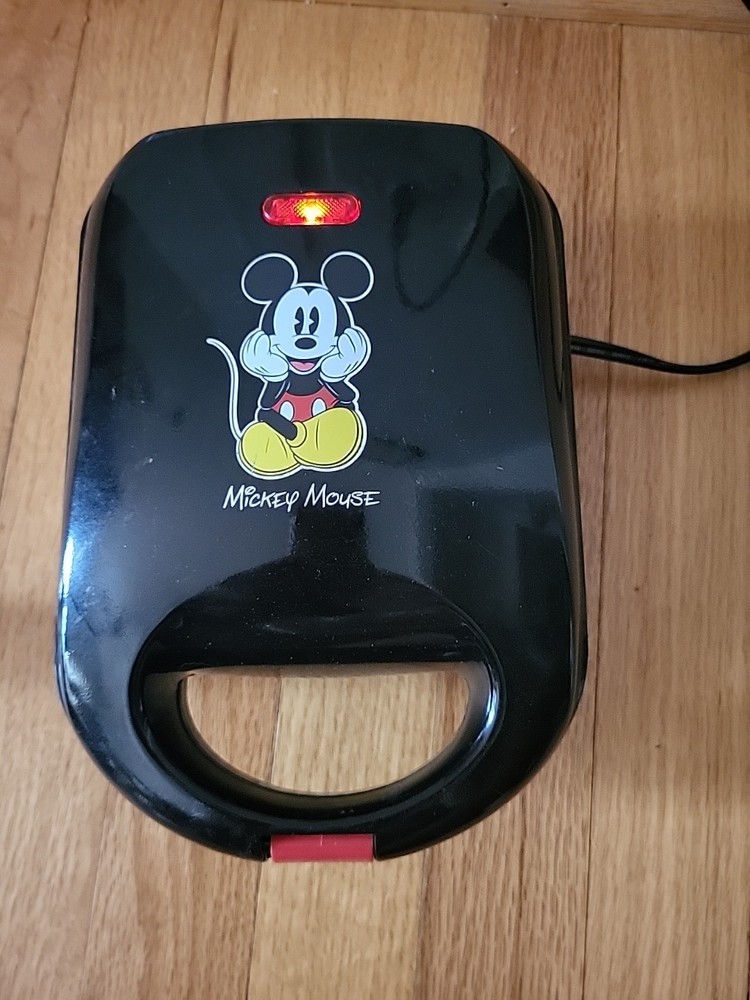 Disney Mickey Mouse Waffle Maker Non Stick Pan TESTED DCM-9