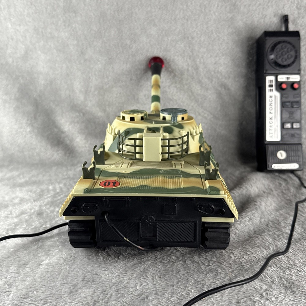 Vintage 1983 ECHO COMMANDER'S TANK Wire Remote Control Missing Parts
