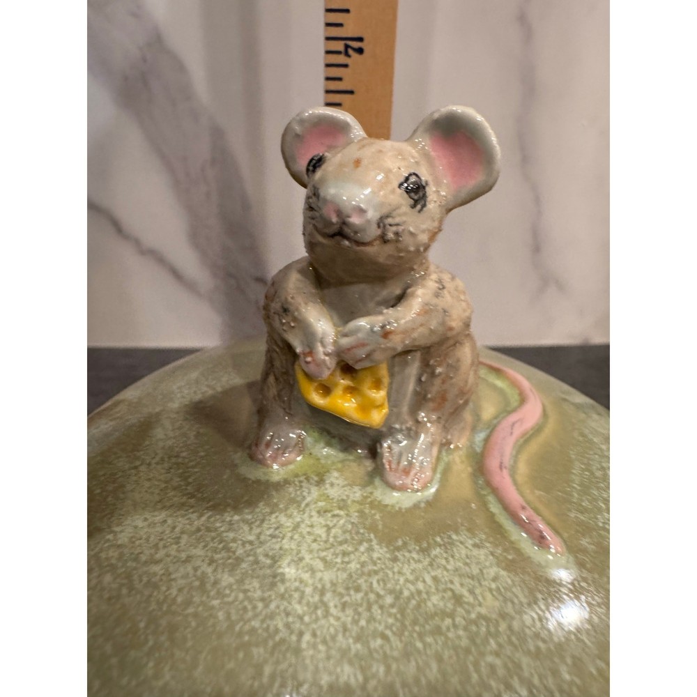 Cheese mouse dome - ceramic pottery - not signed - no bottom