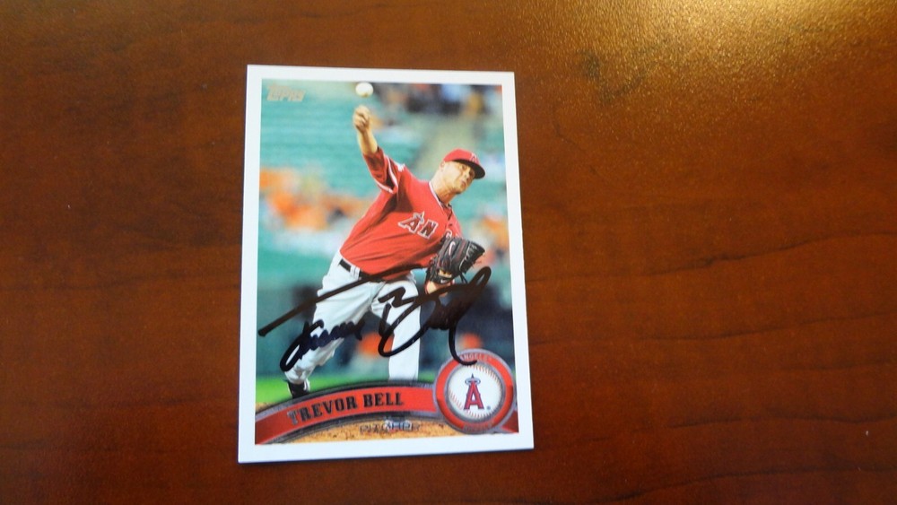 2011 TOPPS # US326 TREVOR BELL    SIGNED BASEBALL CARD