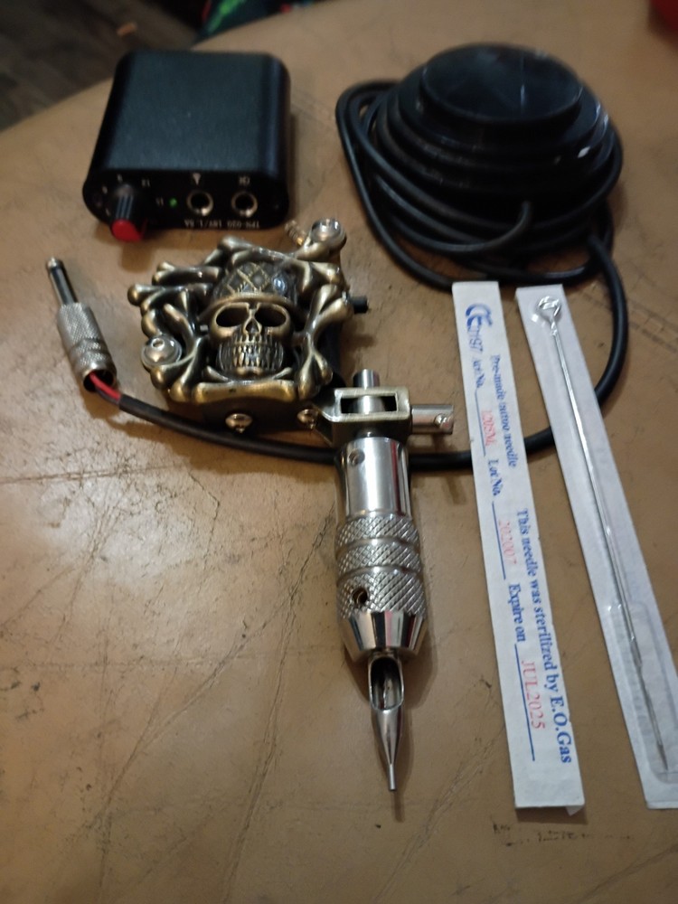 Skull Tattoo Gun And Kit