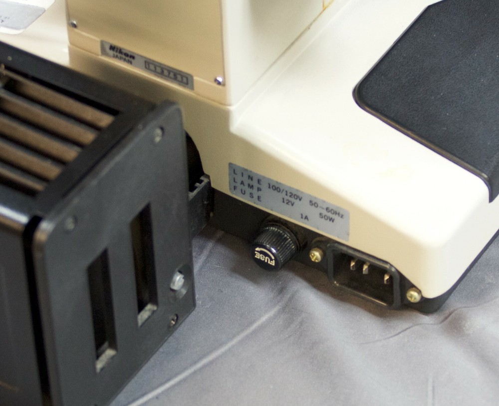 Nikon Diaphot Microscope (R10)