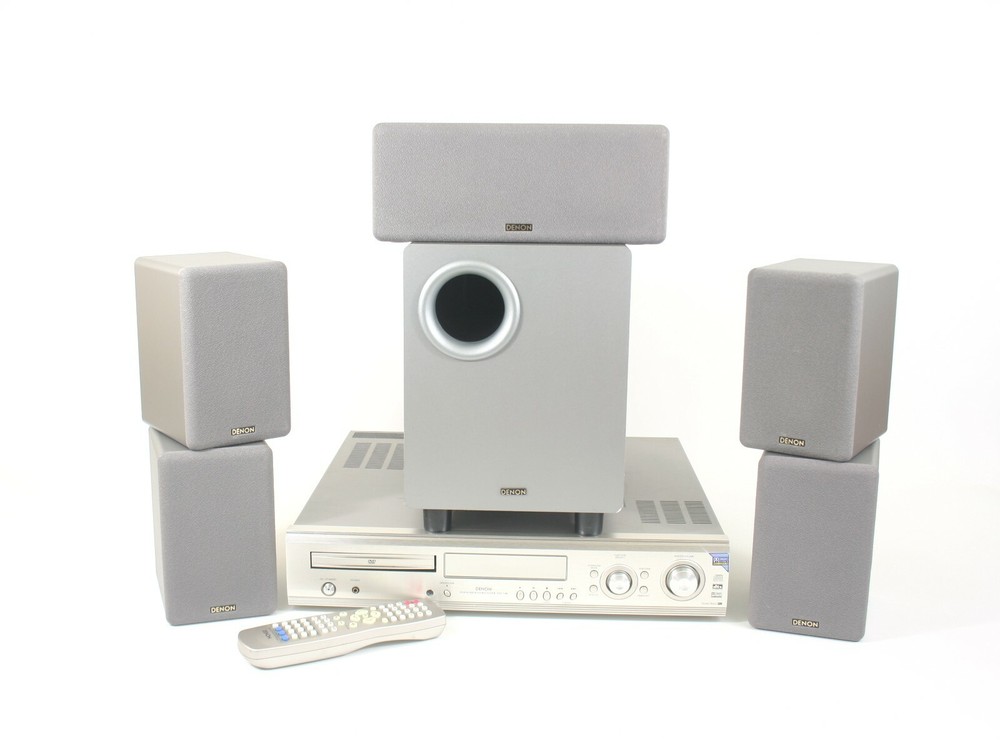 Denon DHT-700DV Home Theater System 5.1 Channel Dolby Digital w/Remote Bundle