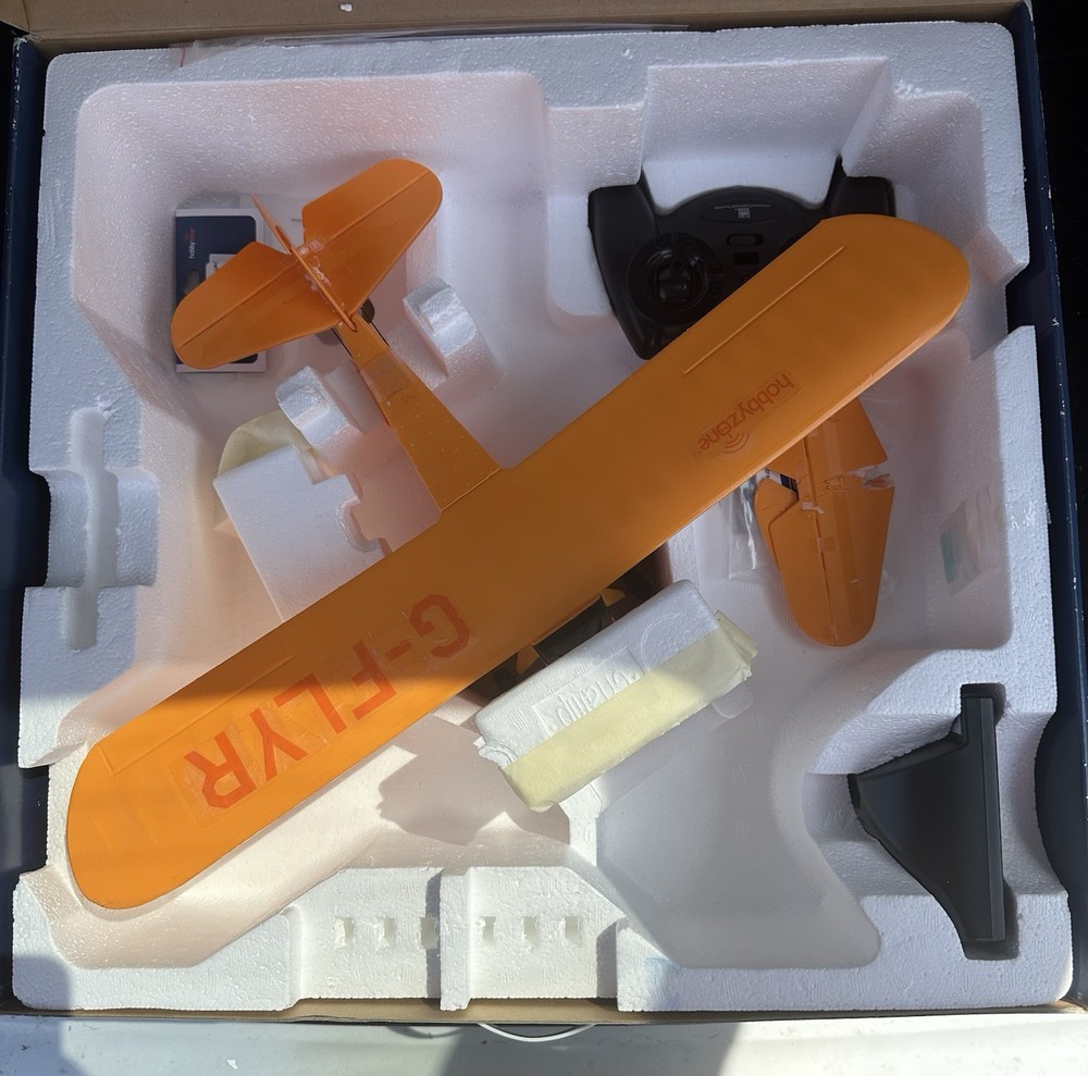 Hobbyzone HBZ4900 Radio Control Champ RTF Airplane Model Plan M Needs Battery