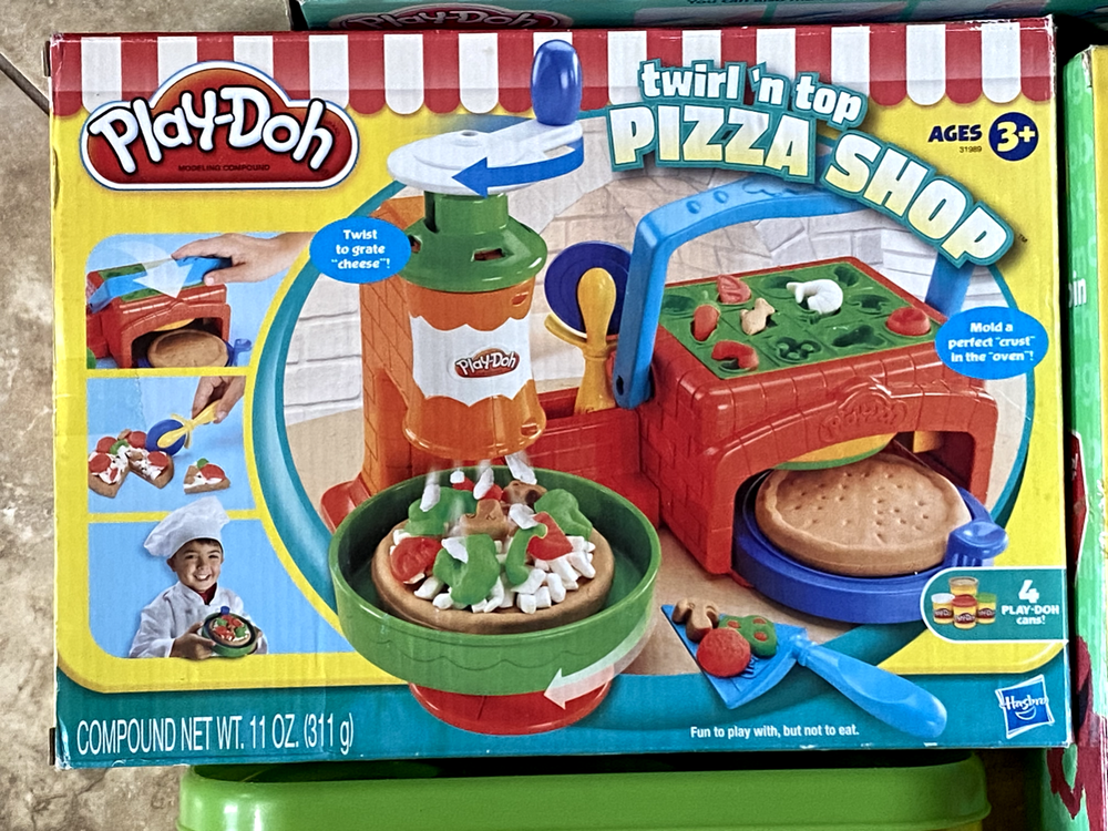 8 COMPLETE SETS OF PLAY-DOH