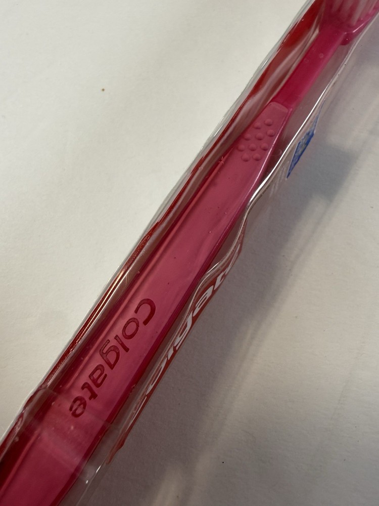 Colgate Plus Soft Full Head Bi-level Bristles Pink Toothbrush Medium 26