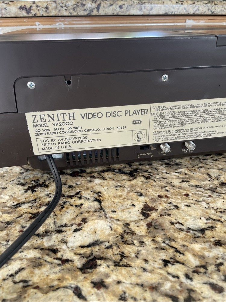 Zenith Stereo Video Disc Player Model VP2000- Powers On, No Further Testing
