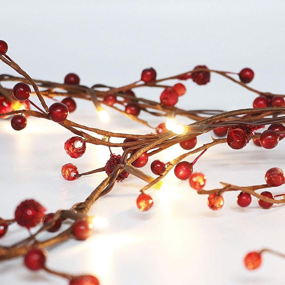 Battery Operated Red Berry Garland with Timer Function - Perfect for Christmas!